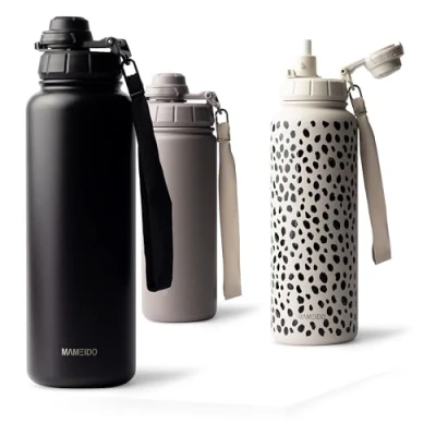 Afbeelding van MAMEIDO Thermosfles met rietje, 700 ml, BPA vrije roestvrijstalen thermosfles, lekvrije drinkfles en draaggreep, waterfles (rijk zwart, 0,7 l)