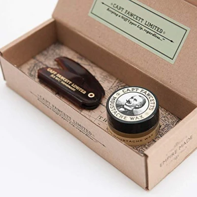 Afbeelding van Captain Fawcett Sandalwood Snorwax &amp; kam