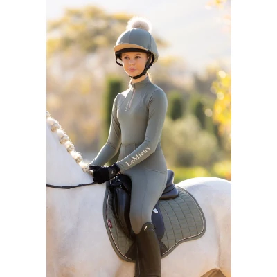 Afbeelding van LeMieux Baselayer Young Rider Classique Rosemary 146/152 Agradi.be