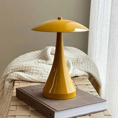 Afbeelding van Dyberg Larsen LED tafellamp Wenen, curry, hoogte 28 cm