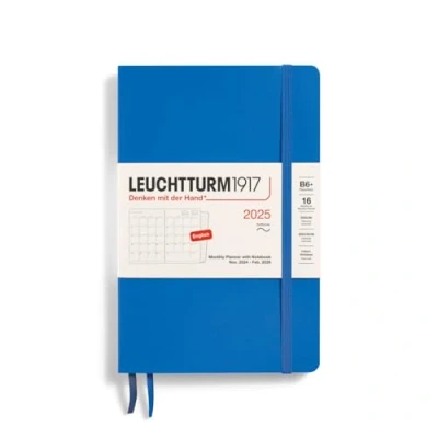 Afbeelding van LEUCHTTURM1917 370807 Paperback B6+ maandplanner en notitieblok 2025, softcover, 16 maanden, gelinieerd, hemelsblauw