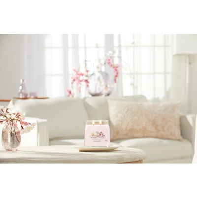 Afbeelding van Yankee Candle Signature Medium JAR Pink Cherry Vanilla Geurkaars, Maat: 368 g,