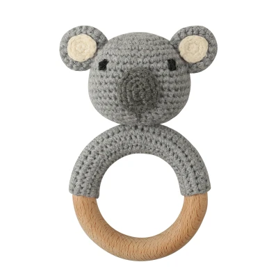 Afbeelding van Dutsi Houten Bijtring &amp; Rammelaar Met Gebreid Dierenfiguurtje Ø 7 cm Koala
