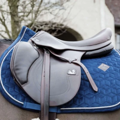 Afbeelding van Kentucky Zadeldekje Basic Velvet Springen Navy Full Agradi.be