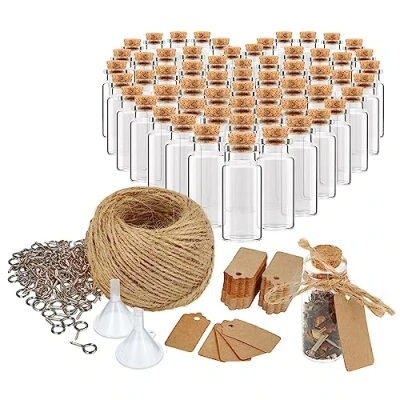 Afbeelding van 60x glazen flessen, met accessoires om te labelen en op hangen, voor bruiloften of verjaardagen, thee, specerijen, zout, zaden, kruiden ca. 10 ml (060 stuks + toebehoren)