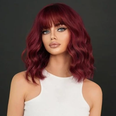Afbeelding van Pruik voor dames, kort, bob stijl, rode wijn, krullend, natuurlijke pony, donkerrood, Braziliaans haar, golvend rood