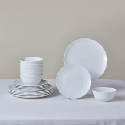Afbeelding van Karaca Scalloped 18 delig tafelservies voor 6 personen