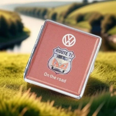 Afbeelding van Volkswagen On The Road Sigarettendoosje 20 Sigaretten Rood
