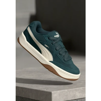 Afbeelding van PUMA Park Lifestyle Sk8 Sd Sneakers, uniseks, Green Terrain Alpine Snow, 40.5 EU