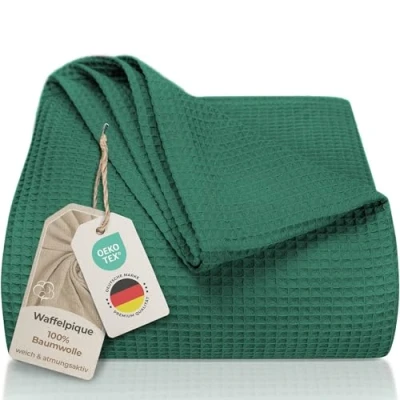 Afbeelding van LAYNENBURG Sprei 220 x 240 cm XXL Wafelpiqué 100% Katoen Licht zomerdeken Katoenen deken voor bed, bank Luchtige sofa (donkergroen)