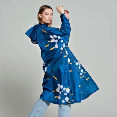 Afbeelding van Rainkiss Japanese Blossom Regenponcho Blue Print Regenkleding &amp; Laarzen