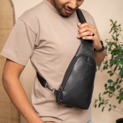Afbeelding van Leren Slingbag Zwart Bowey The Chesterfield Brand
