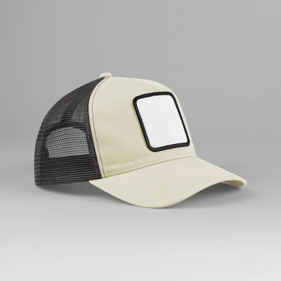 Afbeelding van Beechfield 5 panel trucker pet met vierkante patch B636 Stone/Shadow Grey
