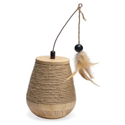 Afbeelding van Designed by Lotte Tuimel Mae Kattenspeelgoed Hout 15x15x18 cm