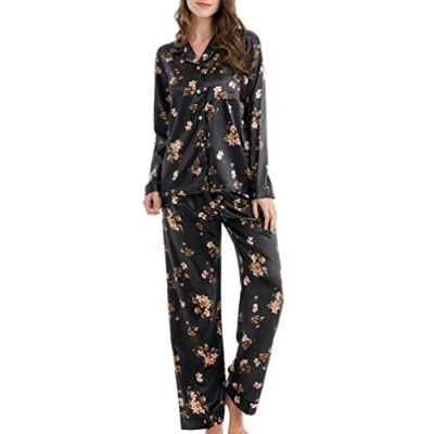 Afbeelding van Lange satijnen pyjamaset voor dames, Zwarte bloemen