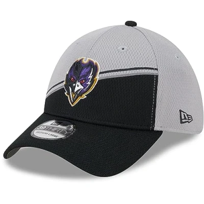 Afbeelding van New Era 39Thirty Cap Sideline 2023 Baltimore Ravens, grijs.