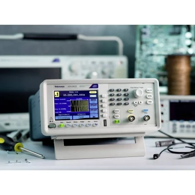 Afbeelding van Tektronix AFG1062 Functiegenerator 0.000001 Hz 60 MHz 2 kanaals Sinus, Blok, Puls, Arbitrair, Ruis, Driehoek