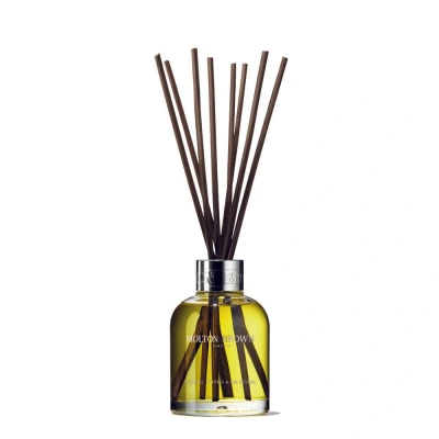 Afbeelding van MOLTON BROWN Coastal Cypress &amp; Sea Fennel Geurstokjes 150 ml