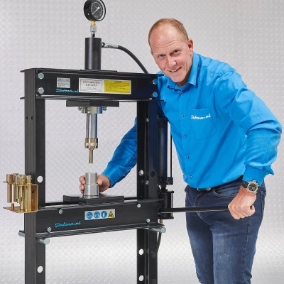 Afbeelding van Werkplaatspers 20 ton + Perspennen