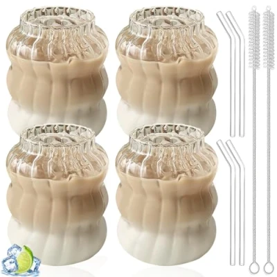 Afbeelding van YIDM Set van 4 koffiekopjes transparant ijsglas met rietjes + 2 rietborstels, golfglazen, dessertglazen, gegolfde theekopjes voor thee, melk, whisky (530 ml)