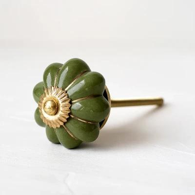 Afbeelding van Meubelbeslag Meubelknop 40mm groen goud bloem