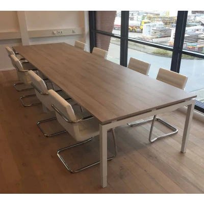 Afbeelding van Bureautafel of vergadertafel Kubus 380x120cm bladkleur Lichtgrijs framekleur Zwart (RAL9005)