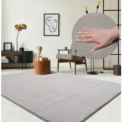 Afbeelding van The carpet Relax Modern tapijt met korte en pluizige pool, antislip onderkant, wasbaar tot 30C, superzacht, bontlook, zandkleur, 200 x 280 cm