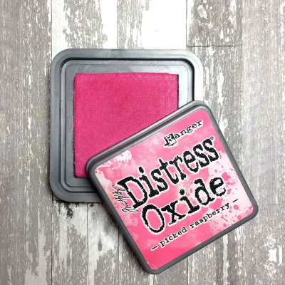 Afbeelding van Ranger Distress Oxide picked raspberry TDO56126 Tim Holtz