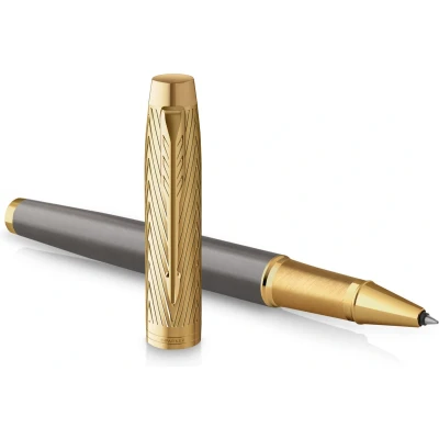 Afbeelding van Parker IM Pioneers Collection rollerbalpen grijze lak met gouden dop en details fijn punt zwarte inkt Geschenkdoos
