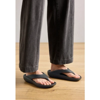 Afbeelding van Crocs Mellow Recovery Teensandalen, Dames, Maat: 42/43, Black Kunststof