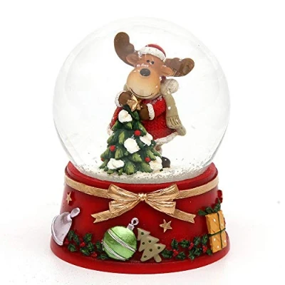 Afbeelding van Dekohelden24 Sneeuwbal met eland en rode sokkel Afmetingen (l x b h): 7 8,5 cm Diameter van de bal 6,5 dennenboom 501472