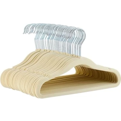 Afbeelding van Amazon Basics 50 stuks beige fluwelen kleerhangers voor baby&#039;s en kinderen