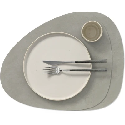 Afbeelding van LIND DNA Placemats Nupo Leer Light Grey Curved 44 x 37 cm 2 Stuks