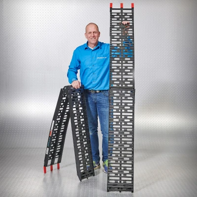 Afbeelding van Datona® Extra verstevigde aluminium zwarte oprijplaat opklapbaar 225 cm