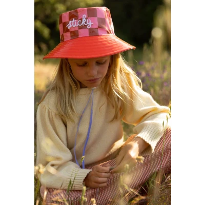 Afbeelding van Sticky Lemon Regenhoed Kinderhoed 54 CM Vissershoed Flower Pink + ladybird red