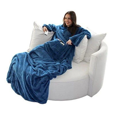 Afbeelding van Brandsseller Wollige tv deken met mouwen in kasjmier gevoel voetenzak en 2 zakken knuffeldeken sprei 150x180 cm blauw
