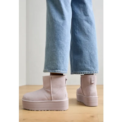 Afbeelding van UGG Klassieke mini platform dames modieuze laarzen, Bleek gerookt