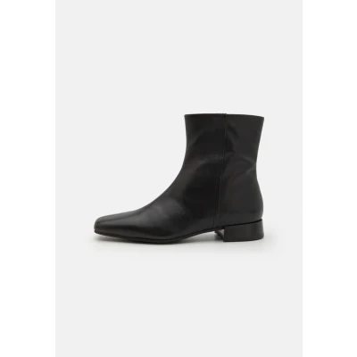 Afbeelding van Vagabond Shoemakers dames Mona enkellaarsje van leer in de kleur Zwart, maat: 38