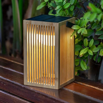 Afbeelding van Newgarden Okinawa LED solar tafellamp van bamboe