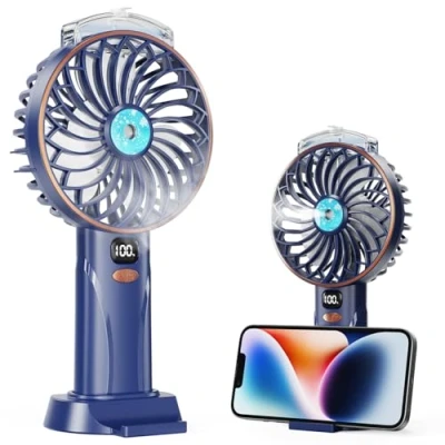 Afbeelding van Fitabok Ventilador Pulverizador de Mano, Mini Ventiladores USB Recargable, 5 Velocidades con Pantalla LED, Base Desmontable, Potente y Silencioso Fan, Ideal para Casa, Oficina, Dormitorio o Viajes