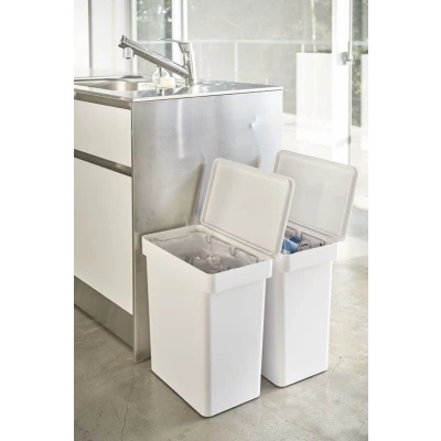 Afbeelding van Yamazaki Airtight Trash Can with Caster Tower White