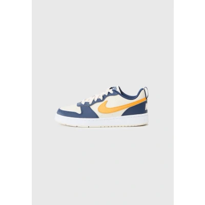 Afbeelding van Nike Sportswear Court Borough Recraft Unisex Sneakers laag voor kinderen, Maat: 35.5, Beige/orange peel/midnight navy/withe Imitatieleer/ textiel