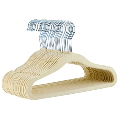 Afbeelding van Amazon Basics 30 stuks fluwelen kleerhangers voor kleding en jassen baby&#039;s, peuters kinderen, beige