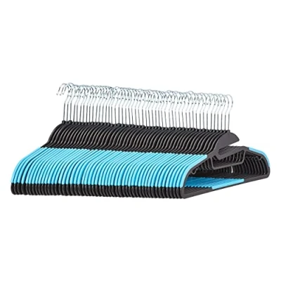 Afbeelding van Amazon Basics 50 pak ultra heavy duty non slip plastic hangers met rubber en horizontale bar, blauw