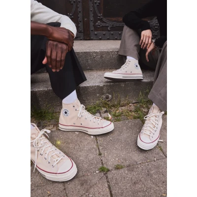 Afbeelding van Converse dames Chuck 70 Hi sneaker van canvas in de kleur Creme, maat: 38