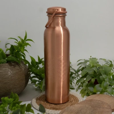 Afbeelding van Puur koperen waterfles flower of life met handgreep ± 950 ml (zware uitvoering)