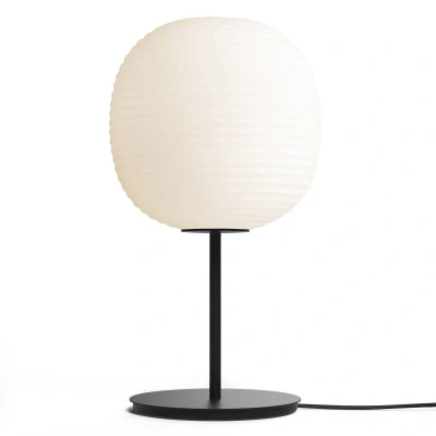 Afbeelding van New Works Lantern Medium tafellamp, hoogte 55cm