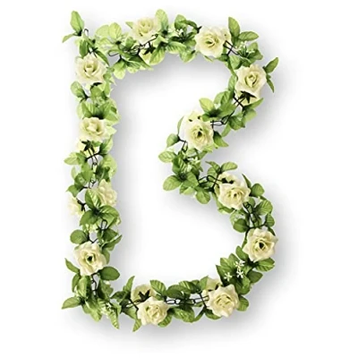 Afbeelding van Bloemenguirland Basil met rozen, groene takjes en gipskruid wit