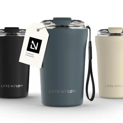 Afbeelding van LARS NYSØM &#039;Rørelse&#039; Thermo Coffee Mug to go 380ml BPA vrij Met Isolatie Draagriem &amp; Tritan Deksel Blue Stone