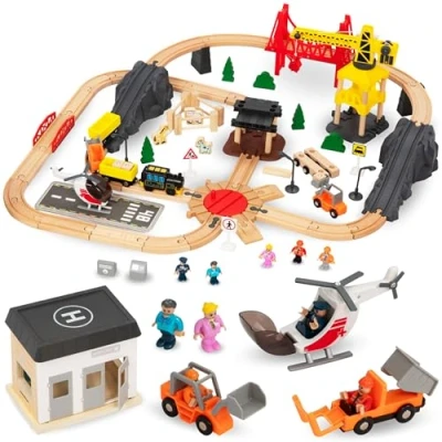 Afbeelding van Mamabrum Houten trein, werkt op batterijen stad, terminal met toren, mobiele kraan lift, treinen, menselijke figuren, wegen, verkeerslichten